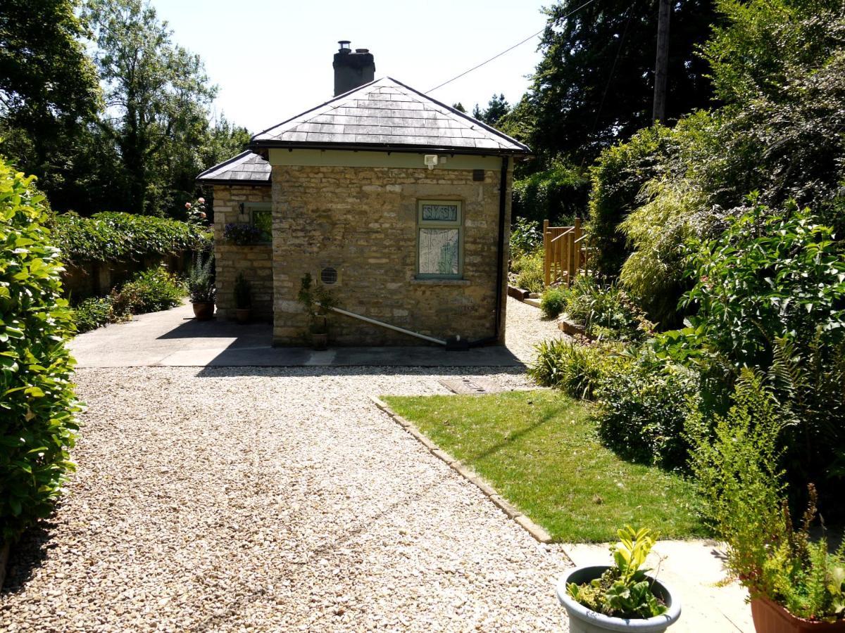 Cosy Stone Cottage, The Bungalow Perrotts Brook Cirencester Eksteriør bilde