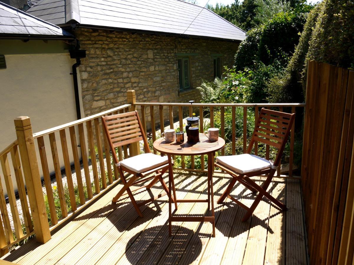 Cosy Stone Cottage, The Bungalow Perrotts Brook Cirencester Eksteriør bilde