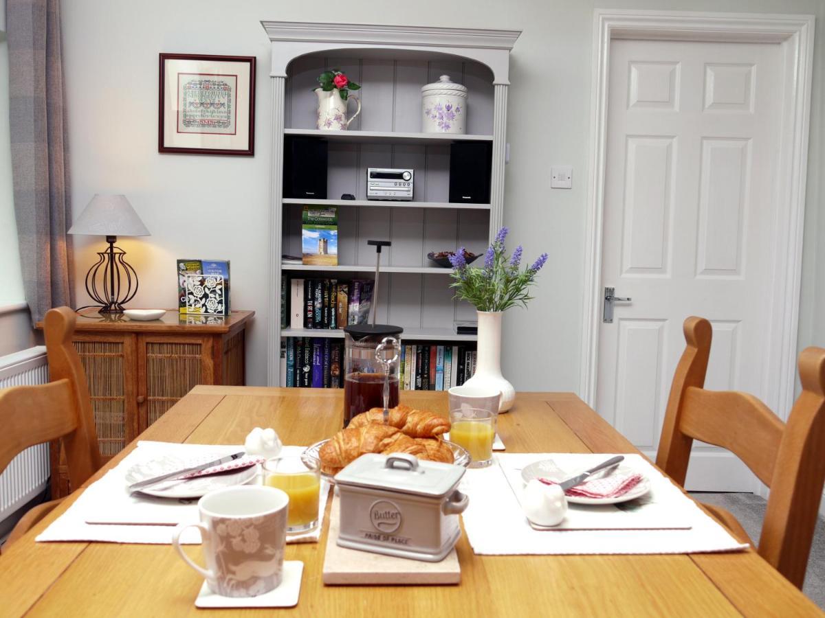 Cosy Stone Cottage, The Bungalow Perrotts Brook Cirencester Eksteriør bilde