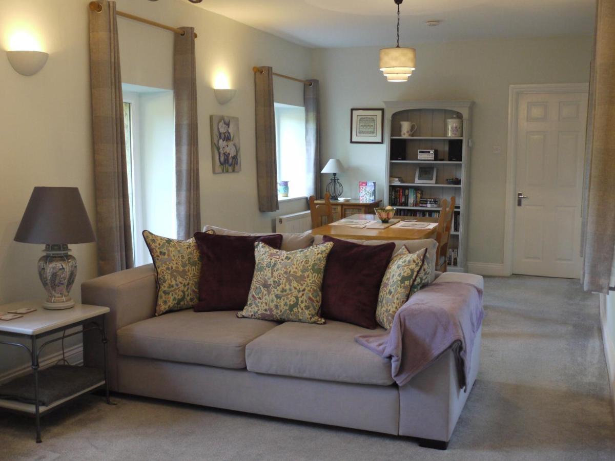 Cosy Stone Cottage, The Bungalow Perrotts Brook Cirencester Eksteriør bilde